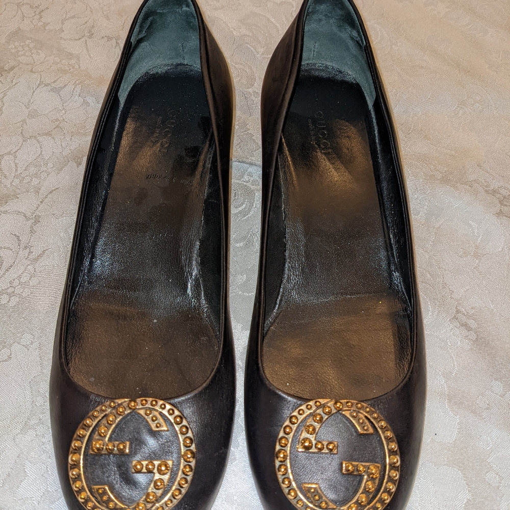 Gucci Black leather pumps, size 39.5